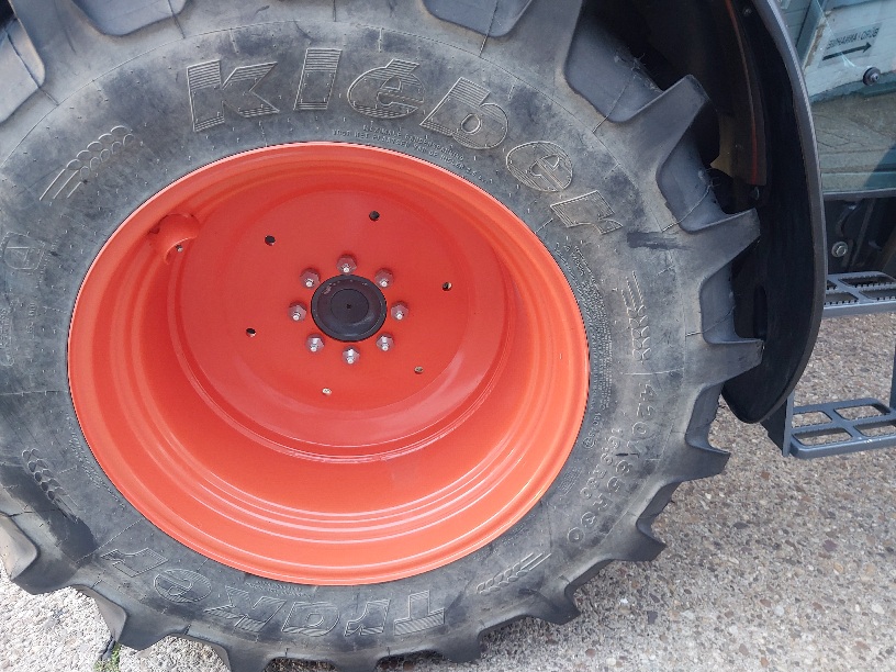 Kubota M 4072