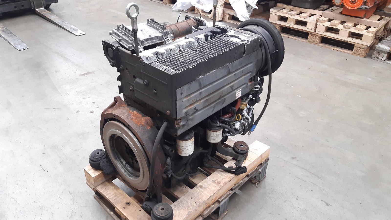 Deutz-F4L-2011-hx6bkmkNUtiYMT Deutz F4L2011 - 1