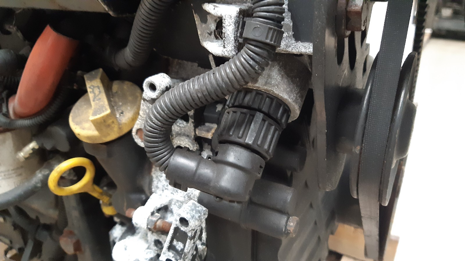 Deutz-F4L-2011-corhrwO9aBs9S7 Deutz F4L2011 - 1