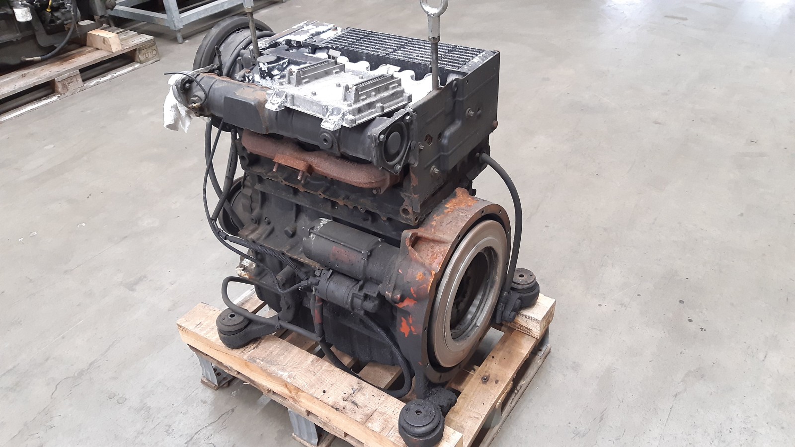 Deutz-F4L-2011-dYaEddKVwUVd3n Deutz F4L2011 - 1