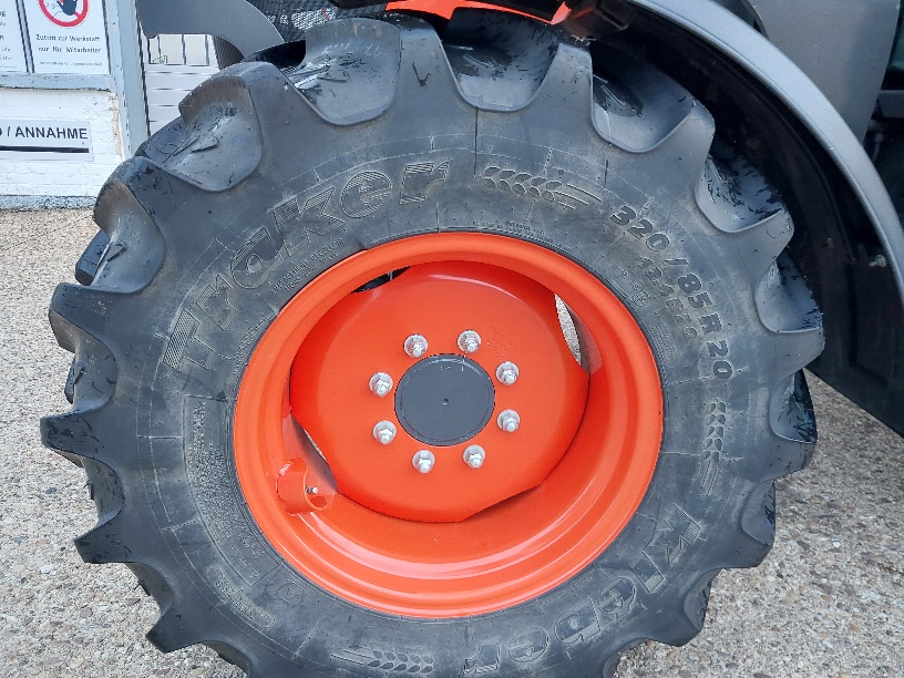 Kubota M 4072